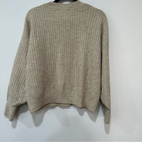 H&M cardigan medium - Picture 3 of 9